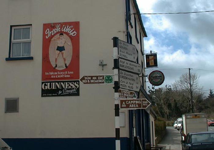 Ballydehob street signs.jpg 47.2K